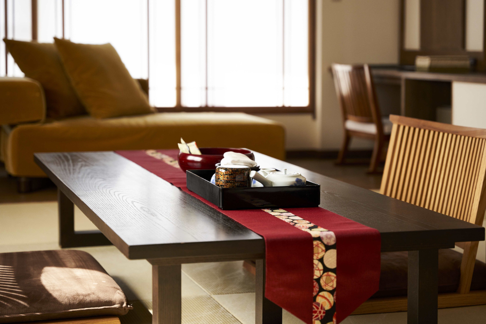 寛ぎを追求した和モダンな客室や源泉かけ流しの温泉で特別な時間を！ 信州最古の別所温泉「玉屋旅館」