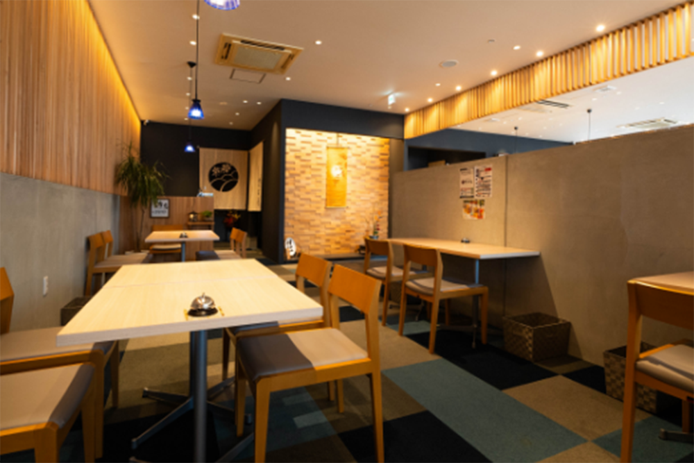 木のぬくもり溢れる「桜井本店」