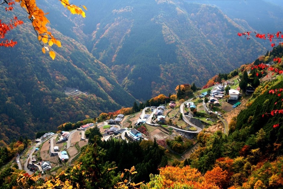 長野県の秘境「遠山郷」には日本のチロルという別名を持つ天空の里「下栗」がある