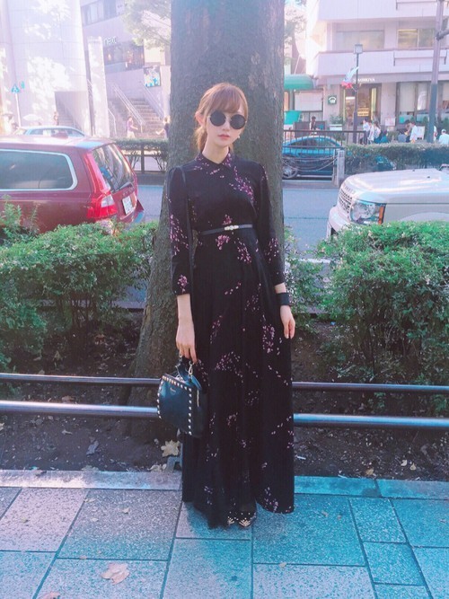 菅野結以さんのロマンチックガーリーコーデ：たまには思いっきりイメージを変えて♡
