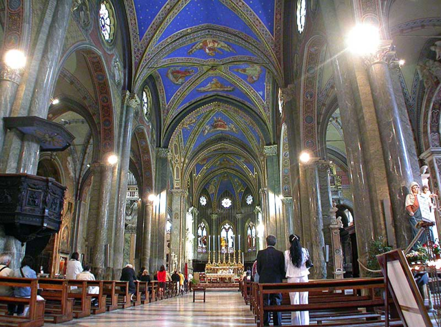 ローマ観光♪おすすめの教会①サンタ・マリア・ソプラ・ミネルヴァ教会