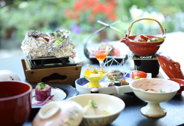 新潟の食を存分に楽しむ。「花の宿 よもやま舘」の手作り料理に舌鼓