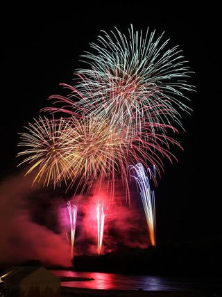 2016年版!北海道の「花火大会」おすすめ④“音と光のファンタジー”花火 in KAGURA 28