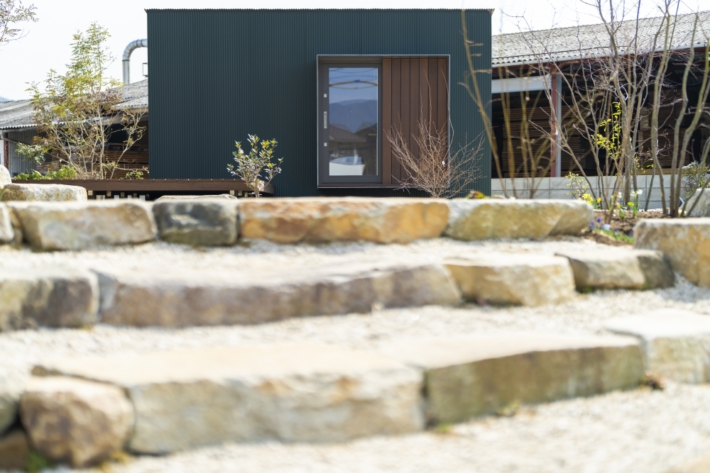 広島県府中市「わかばかぐ」で暮らしにフィットする家具と空間を見つける