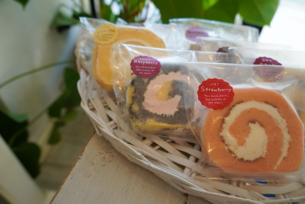 ロールケーキは10種類！ スイーツの種類も豊富