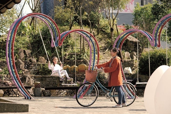 自転車旅行年にちなみ、サイクリングと農場DIYを楽しめるプランが登場。