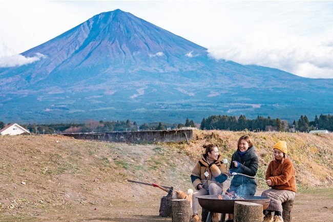 今年の春は富士山と桜に囲まれたグランピングはいかが？