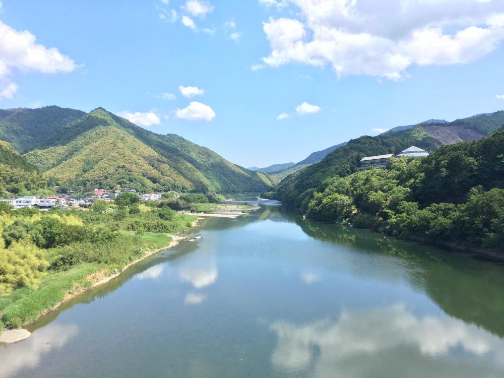 早くも2028年NHK大河ドラマの聖地巡礼旅が好況！土佐清水市×四万十市の旅の宿は「ホテル星羅四万十」へ | 旅色プラス
