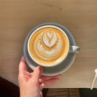 山梨・河口湖のすぐそば！2025年夏にオープンした「enico.cafe&bar」