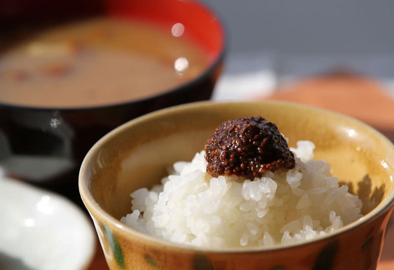 地元で味わう津南名産の魚沼産コシヒカリ