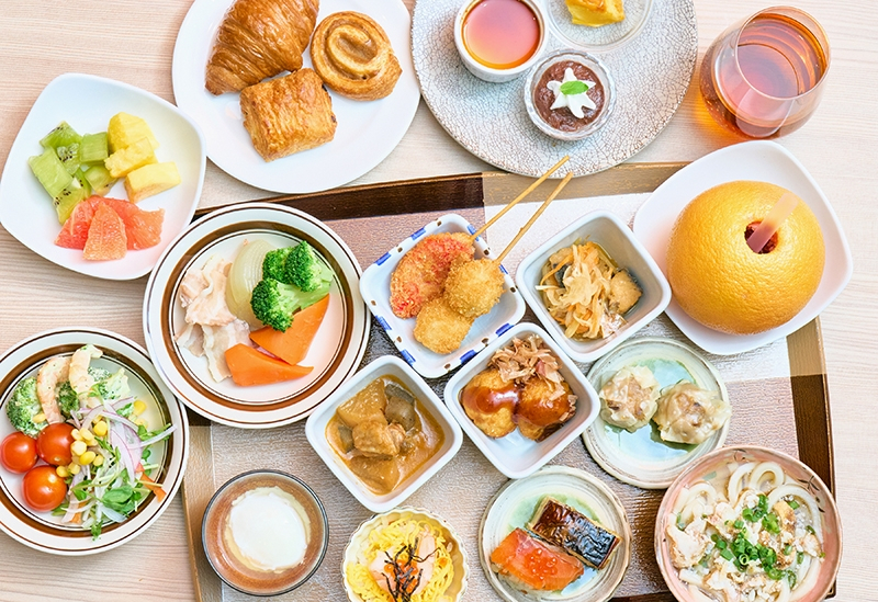 ご当地メニューも見逃せない！約60種類の豪華朝食