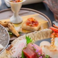 JR越後湯沢駅から徒歩約5分！新潟の温泉宿「松泉閣 花月」で、湯めぐりと地産地消の会席料理を楽しむ