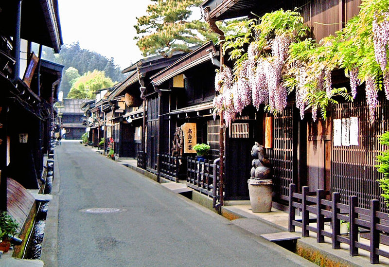 観光名所から徒歩約3分の場所に佇む宿