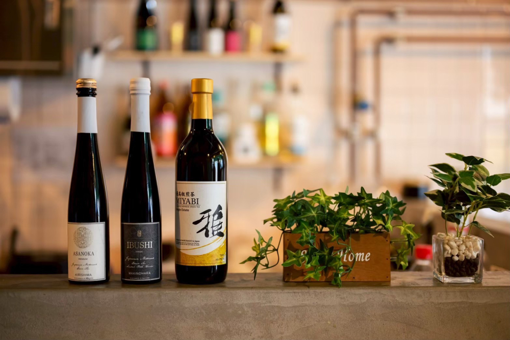 大人の空間でお茶×アルコールを嗜む