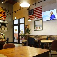 ワンちゃんも大喜び！ 車屋さんが造った新スタイルの複合施設「One Car Cafe New York」（長野県長野市）