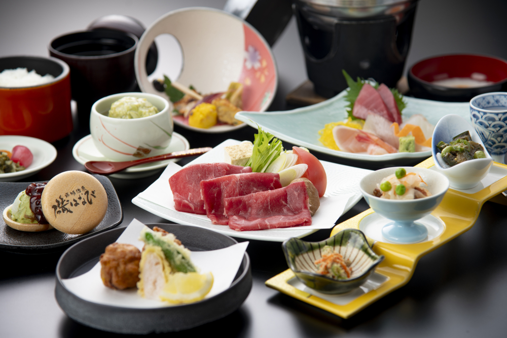 四季の美食を堪能する、洗練された和食会席