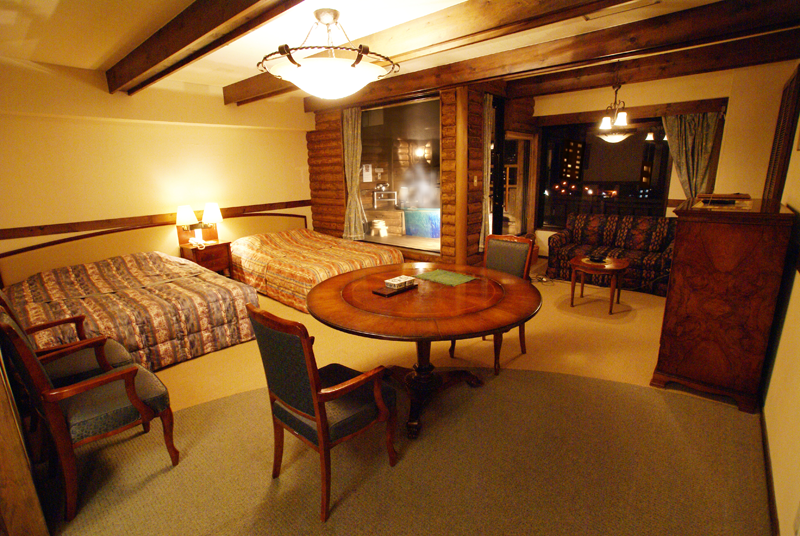 欧州のアンティーク家具を配した客室も！女性を惹きつける魅力が満載