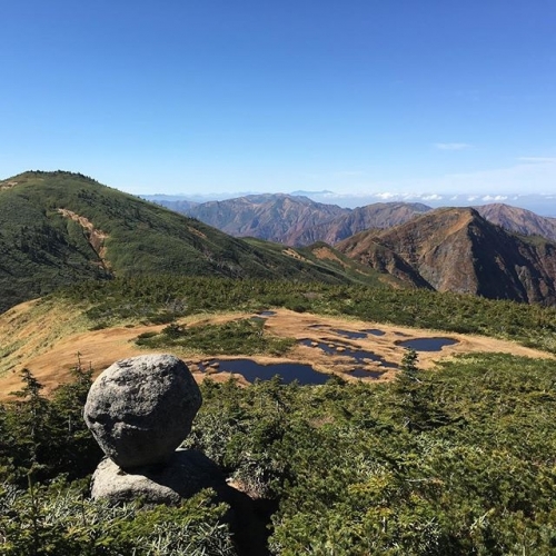 絶妙なバランスを保つ玉子石!新潟県・群馬県の山「平ヶ岳」の魅力