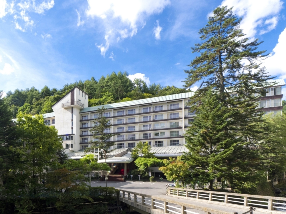 「蓼科グランドホテル滝の湯」で創業100周年記念企画を開催