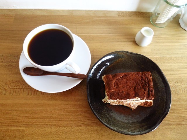 コーヒー専門店♡鎌倉のカフェ「モデラートロースティングコーヒー 」の魅力▶スイーツと共に至福のカフェタイム