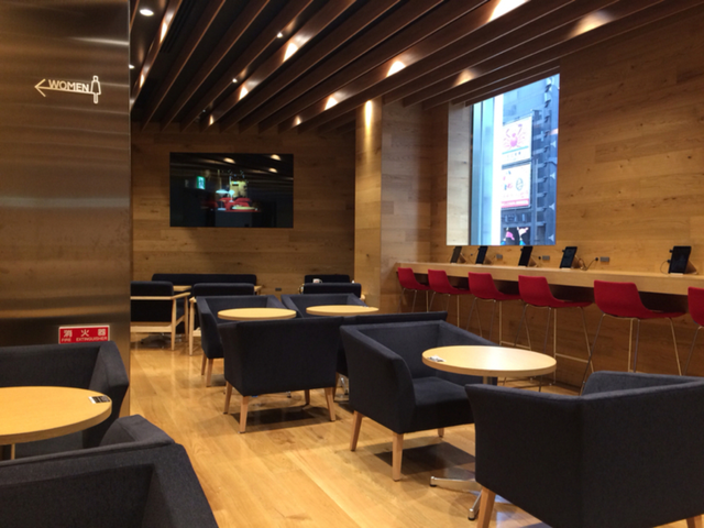 「Wi-Fi＆電源」がある渋谷のおしゃれなカフェ⑧楽天カフェ 渋谷公園通り店