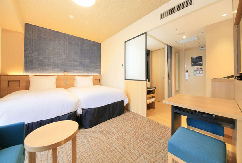 姫路城を彩る桜を映し出す、静寂とくつろぎの客室