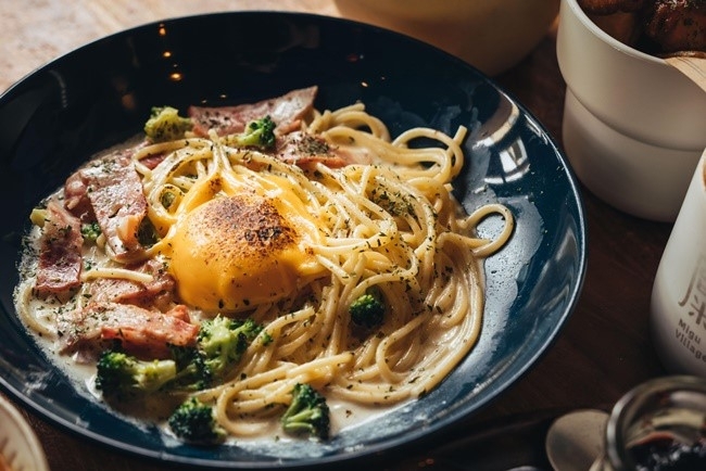 どのセットもボリューム満点。食後のドリンクも豪華です。