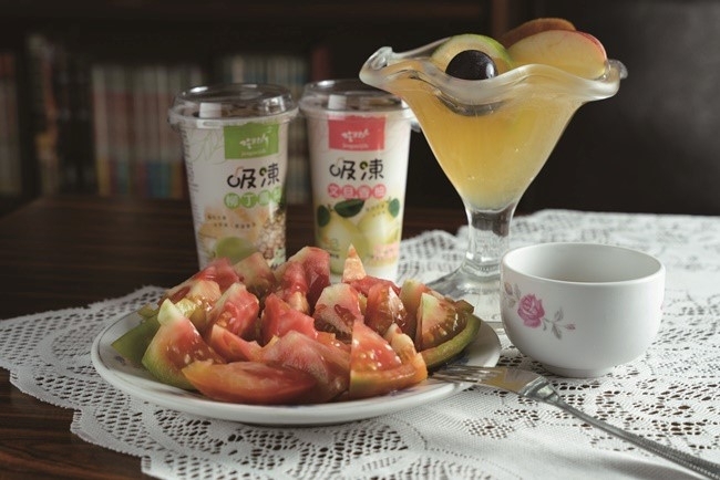 フルーツとして楽しむ生姜トマトは、飲むゼリーと一緒に。